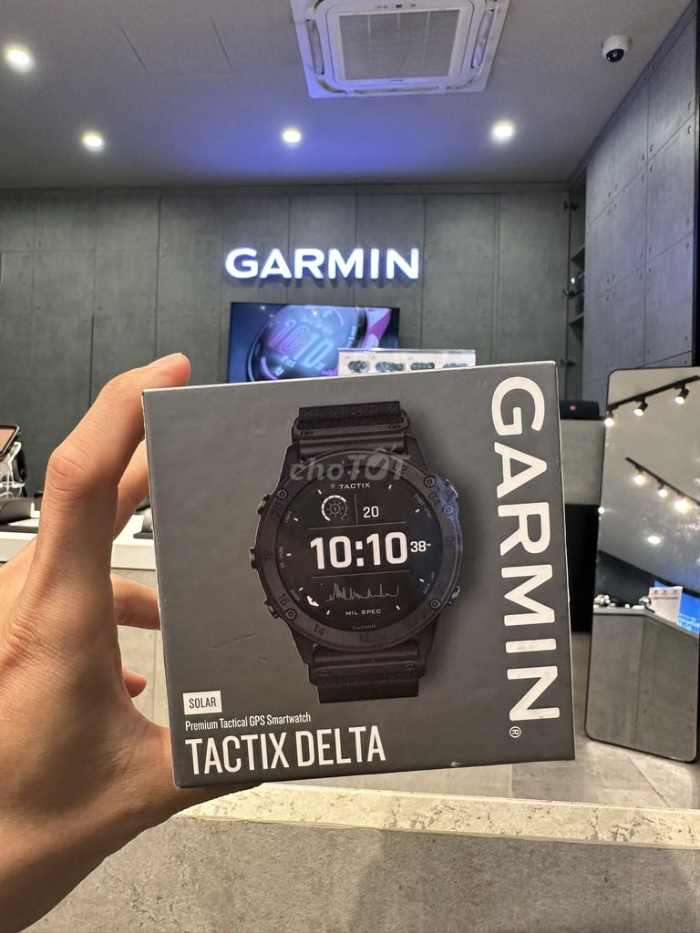 Garmin Tactix Delta Solar - size mặt 51mm mới
