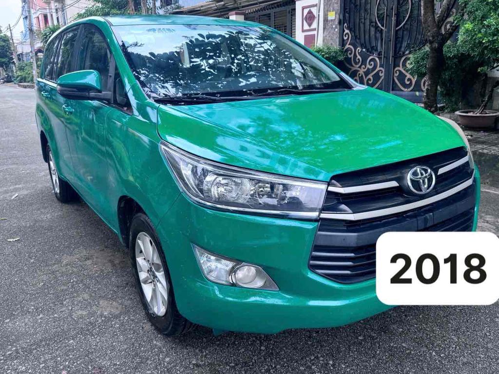 Toyota Innova E 2018 Синий