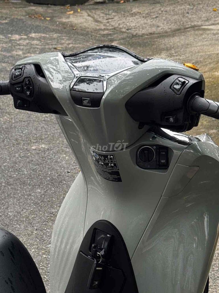 Honda SH 150i 2022 серый цемент, пробег 7 тыс., 9 владельцев