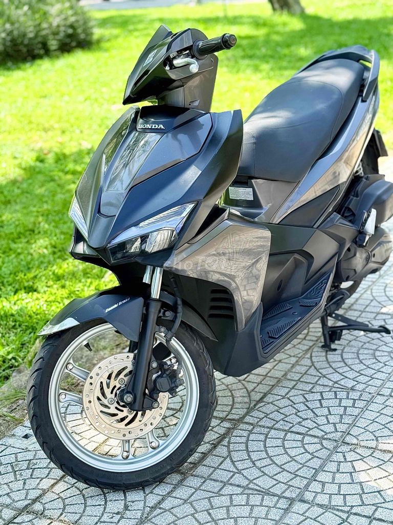 Воздушный клинок Honda 2016 серый