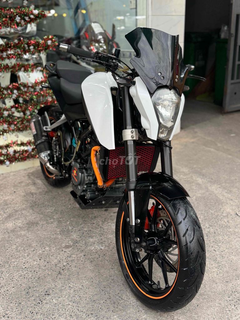 KTM Duke 200 Trắng Đen 21000 km. Mua bán Xe máy tại Quận Bình Tân Tp Hồ Chí Minh được đăng bởi Việt Motor Bình Tân hình 2