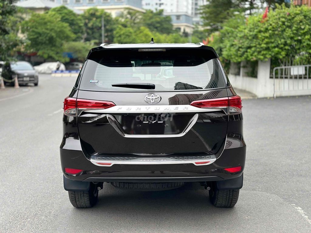 Bán Toyota Fortuner 2020 2.4MT Nâu Máy Dầu Số Sàn