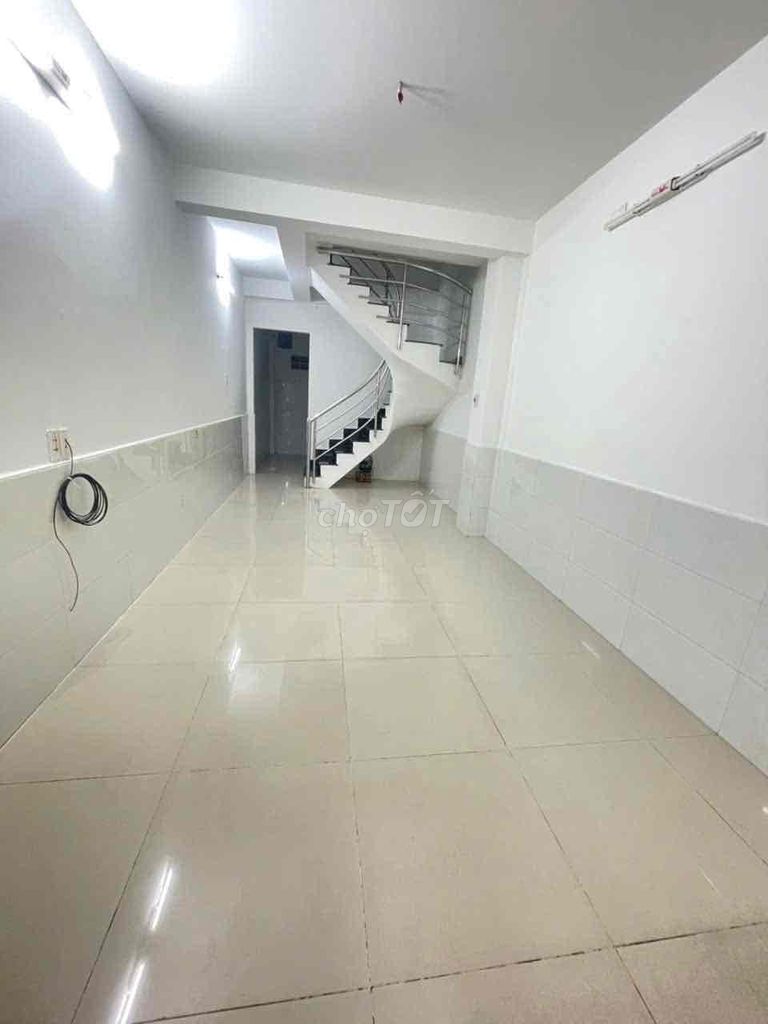 🌹🌹 CHO THUÊ NC 3PN 2PN - HẺM 1135 HTP - HĐ LÂU DÀI 🌹🌹