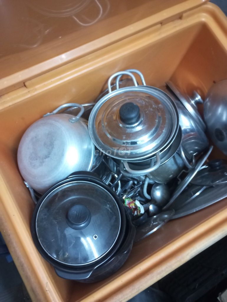 Nồi chảo kim loại màu bạc. Mua bán Dụng cụ nhà bếp tại Quận Cẩm Lệ Đà Nẵng được đăng bởi Huu Quang cao hình 1