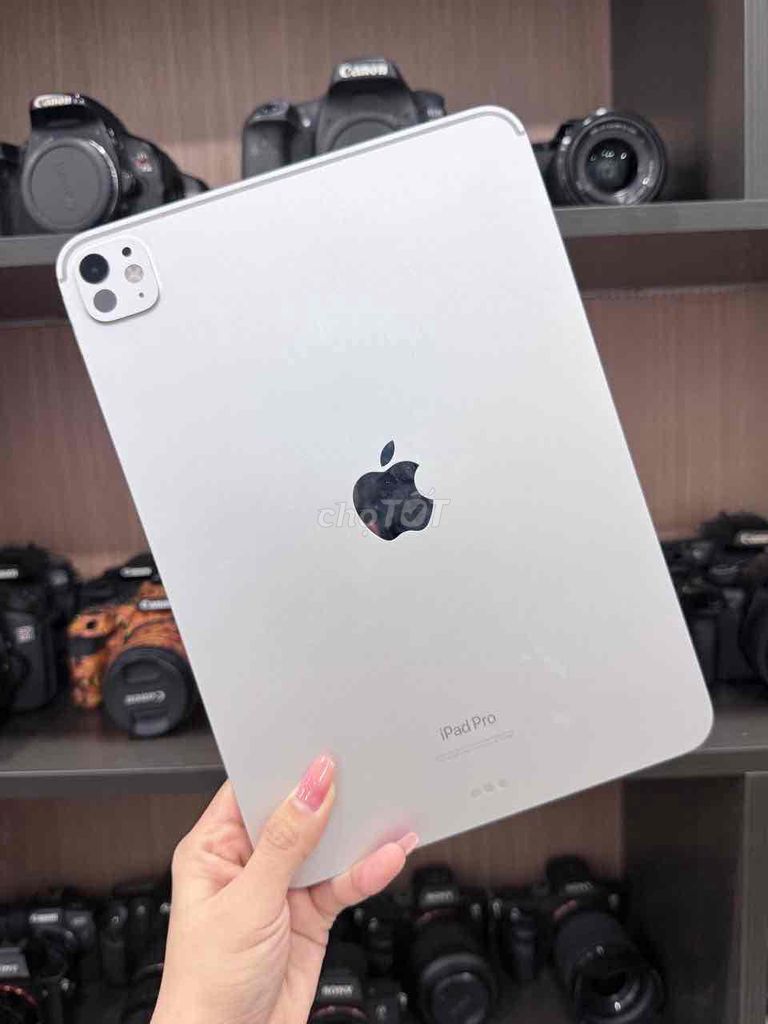 iPad Pro M4 11 inch Wifi 256GB Bạc đẹp 99. Mua bán Máy tính bảng tại Quận 5 Tp Hồ Chí Minh được đăng bởi Phan Thế Phong  hình 1