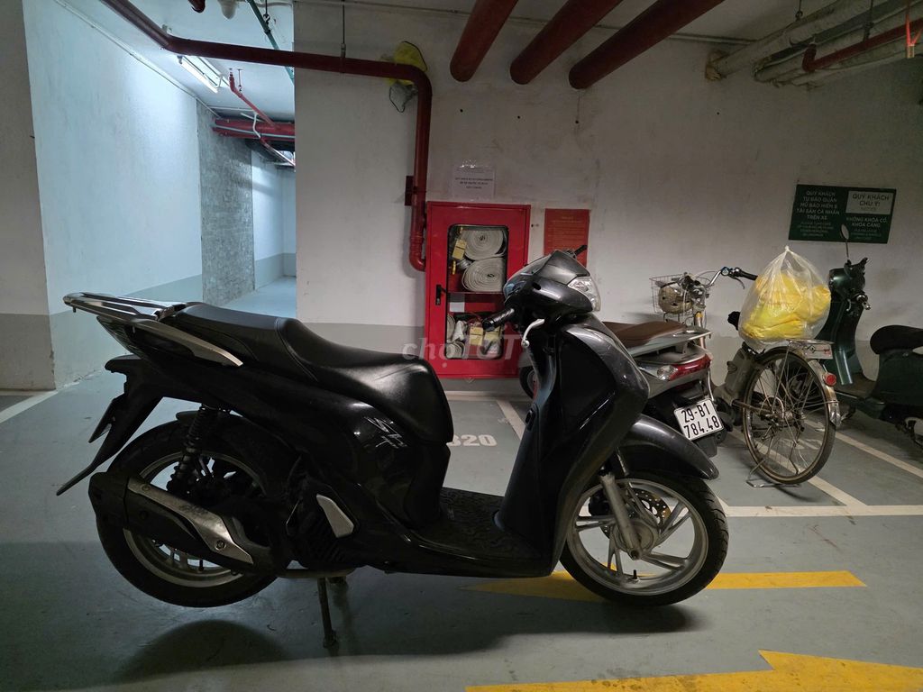 Honda SH150i 2017 ABS Đen 40000 km. Mua bán Xe máy tại Quận Tây Hồ Hà Nội được đăng bởi Mr Tú hình 3