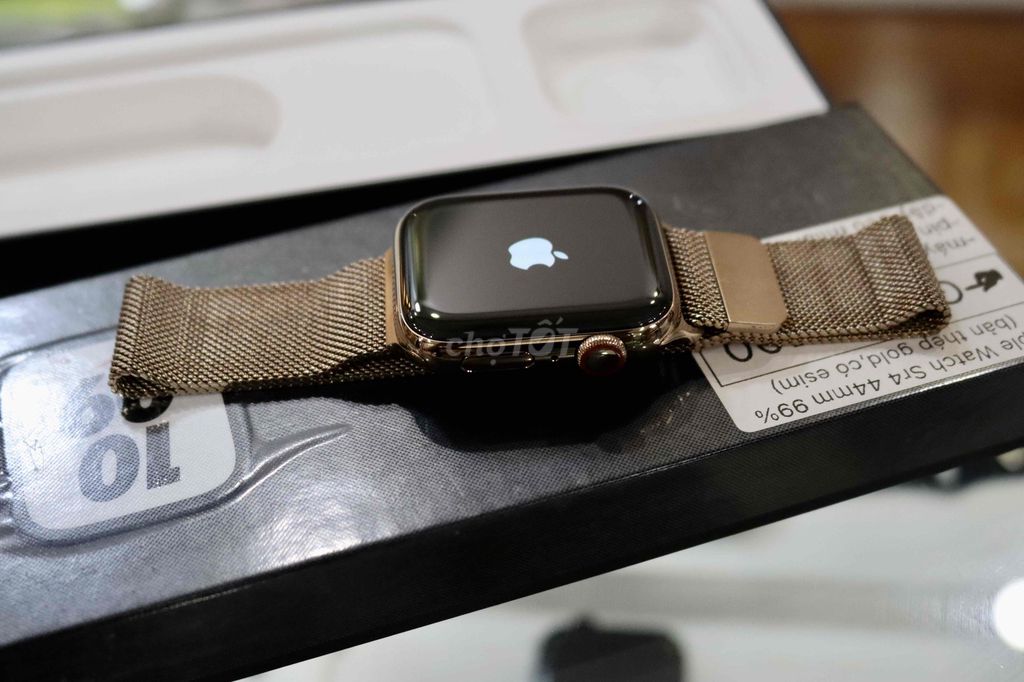 Apple Watch Series 4 44mm Vàng. Mua bán Thiết bị đeo thông minh tại Thành phố Long Xuyên An Giang được đăng bởi Băng Apple  chuyên iphone hình 1