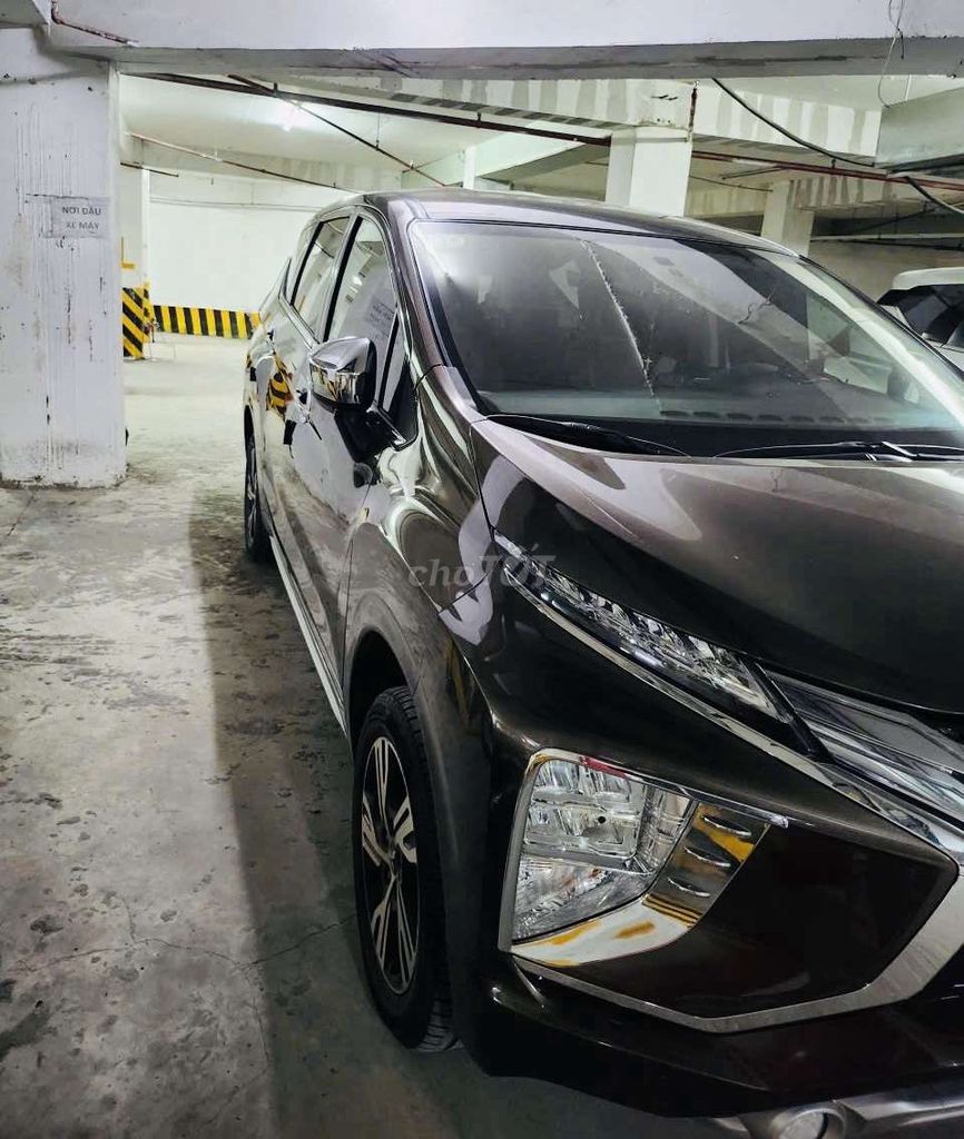 Mitsubishi Xpander 2019 автомат коричневый 72000 км