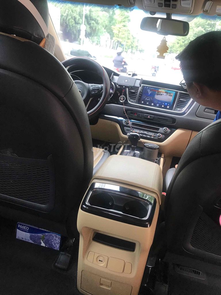 Kia Sedona 2016 3,3-литровый GATH - красивый домашний автомобиль