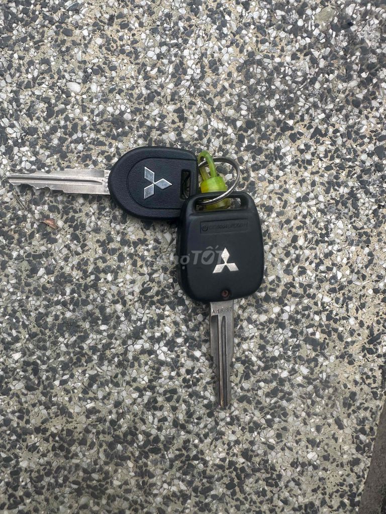 Mitsubishi Zinger 2009 GLS 2.4 MT - 234215 km. Mua bán Ô tô tại Thị xã Bến Cát Bình Dương được đăng bởi nguyên công tri hình 11