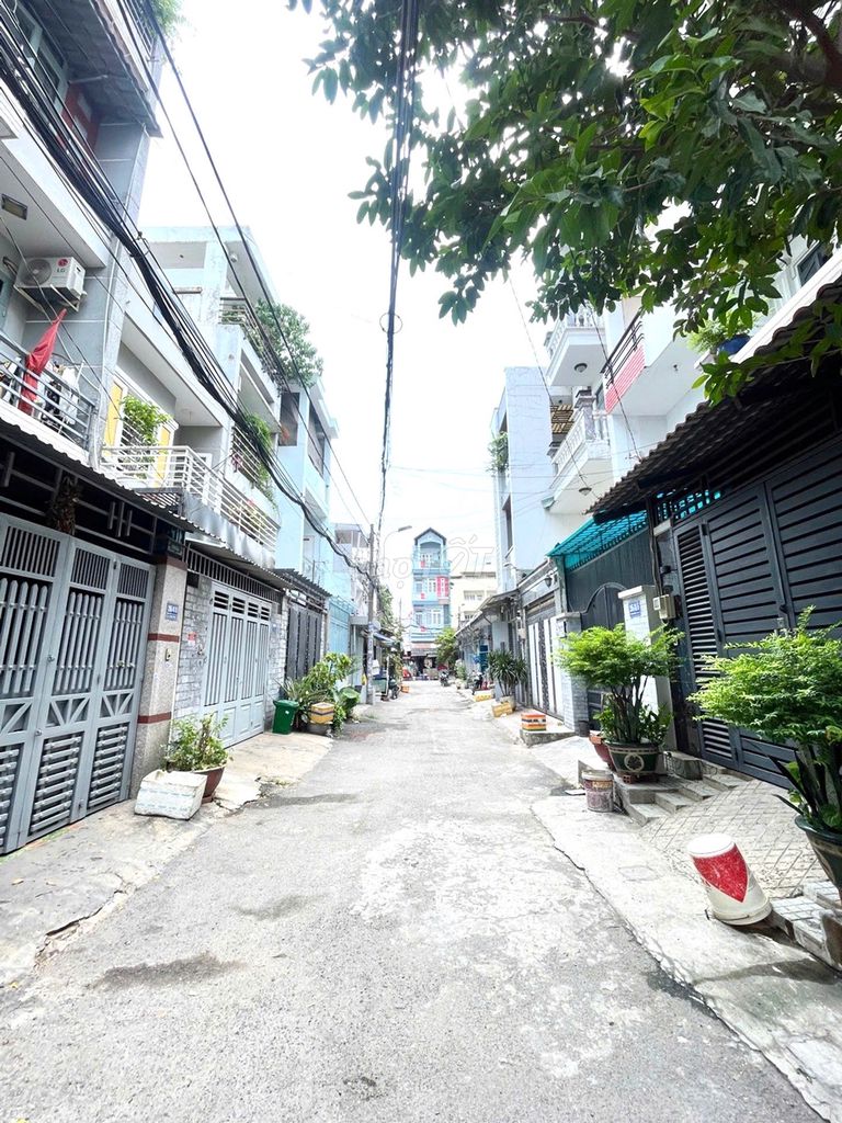 Nhà Nguyễn Văn Khối 60 m2 3 Pn Oto Đỗ Cửa 4,9 Tỷ 