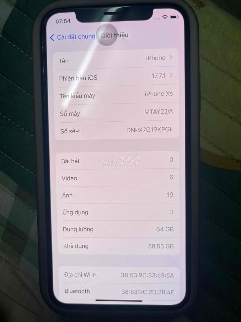 em bán xs 64gb ạ màu vàng dùng full cn