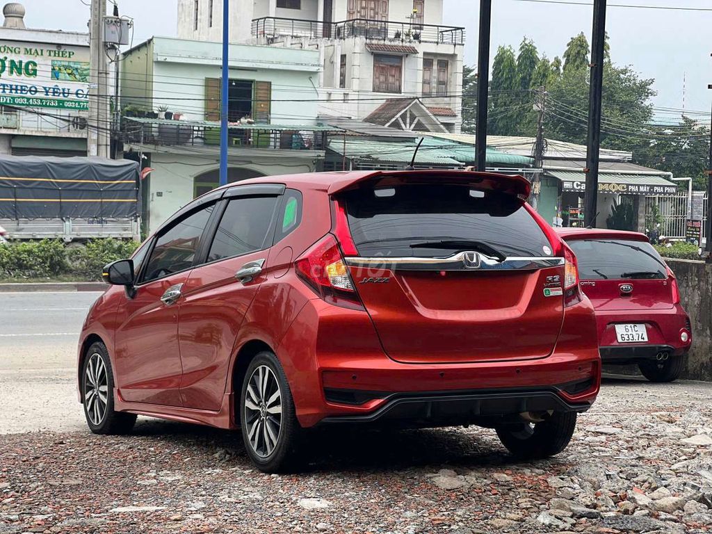 Honda Jazz 2019 1.5 RS - 32000 km. Mua bán Ô tô tại   được đăng bởi BÌNH VÌNH PHÚ CHUYÊN XE LƯỚT BAO TEST HÃNG  hình 4