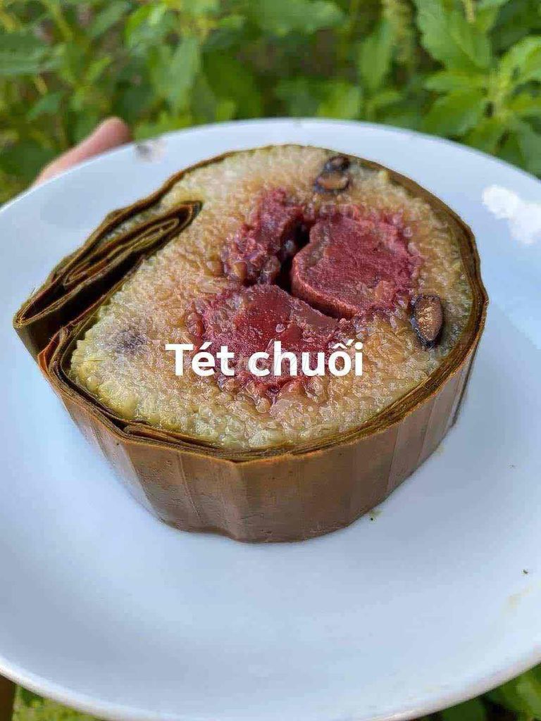 Bánh tét trà cuôn- đặc sản trà vinh