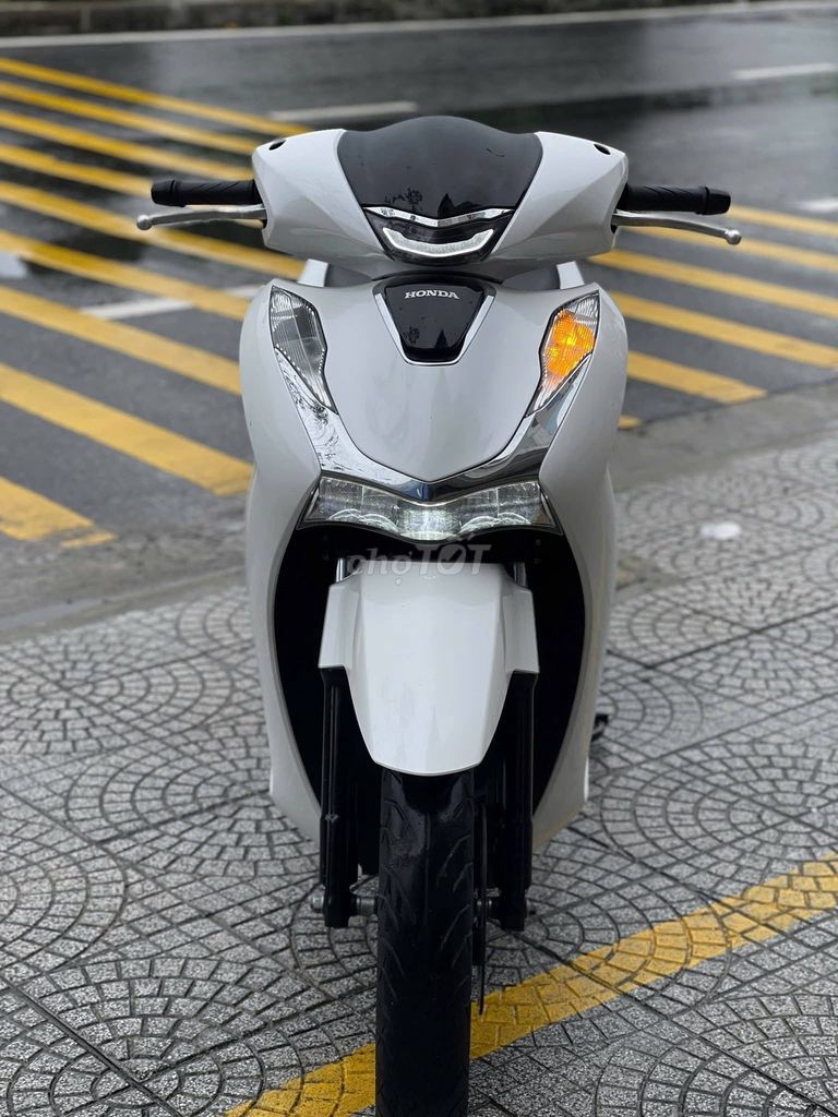 Honda SH 2021 Белый, номер 43, отличное состояние, родной тихий мотор