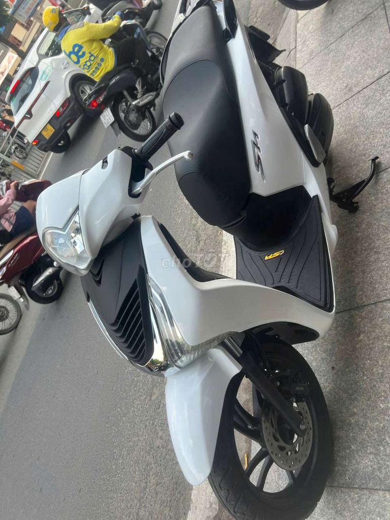 Honda SH 150 2015 mới 90% Bstp chính chủ. Mua bán Xe máy tại Quận Tân Phú Tp Hồ Chí Minh được đăng bởi Tuanduy hình 1