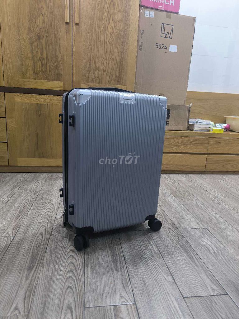 Vali Hùng Phát nhựa 24 inches Xám. Mua bán Túi xách tại Quận Tân Bình Tp Hồ Chí Minh được đăng bởi Lê Quang Hưng  hình 1