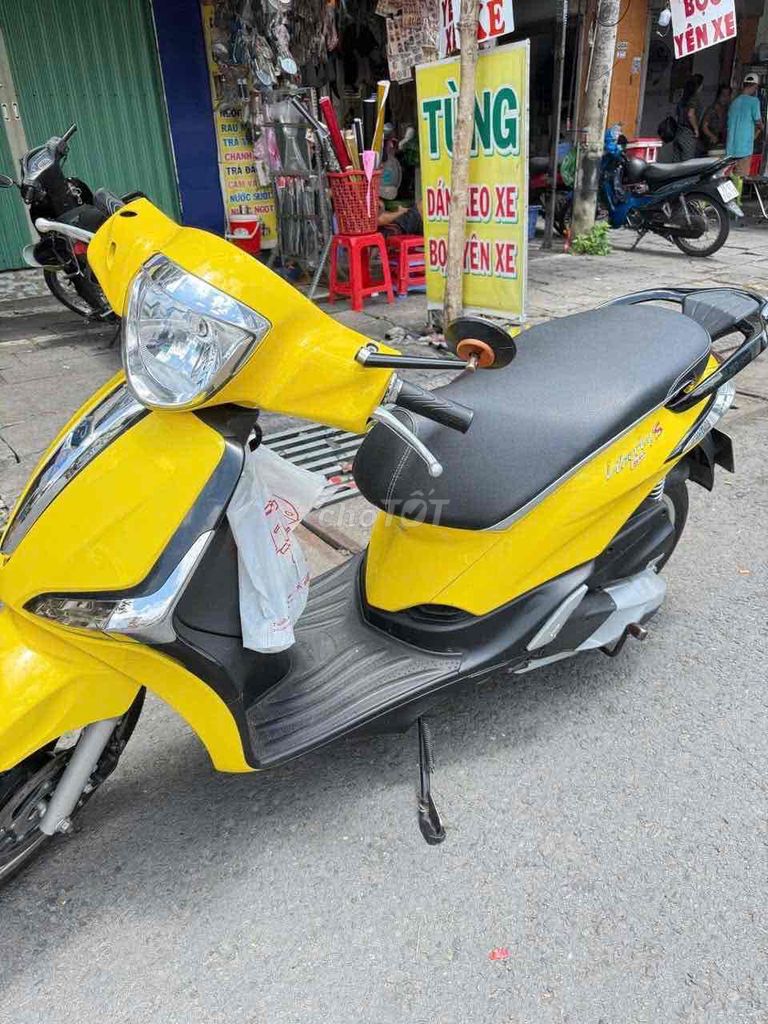 vespa Vàng Liberty Mới đẹp rẻ. Mua bán Xe máy tại Quận 6 Tp Hồ Chí Minh được đăng bởi Hồ Ngọc hình 3