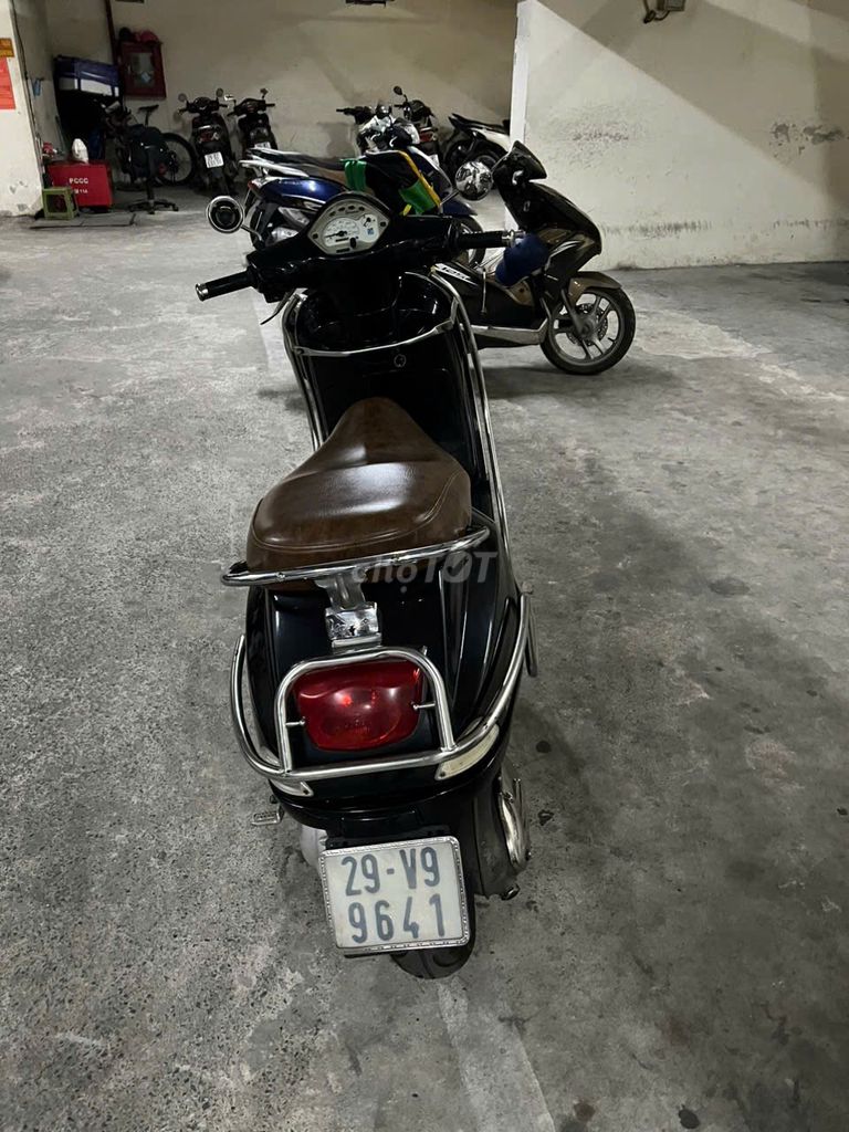 Piaggio Vespa 2006 Đen. Mua bán Xe máy tại Quận Đống Đa Hà Nội được đăng bởi La Vinh hình 3