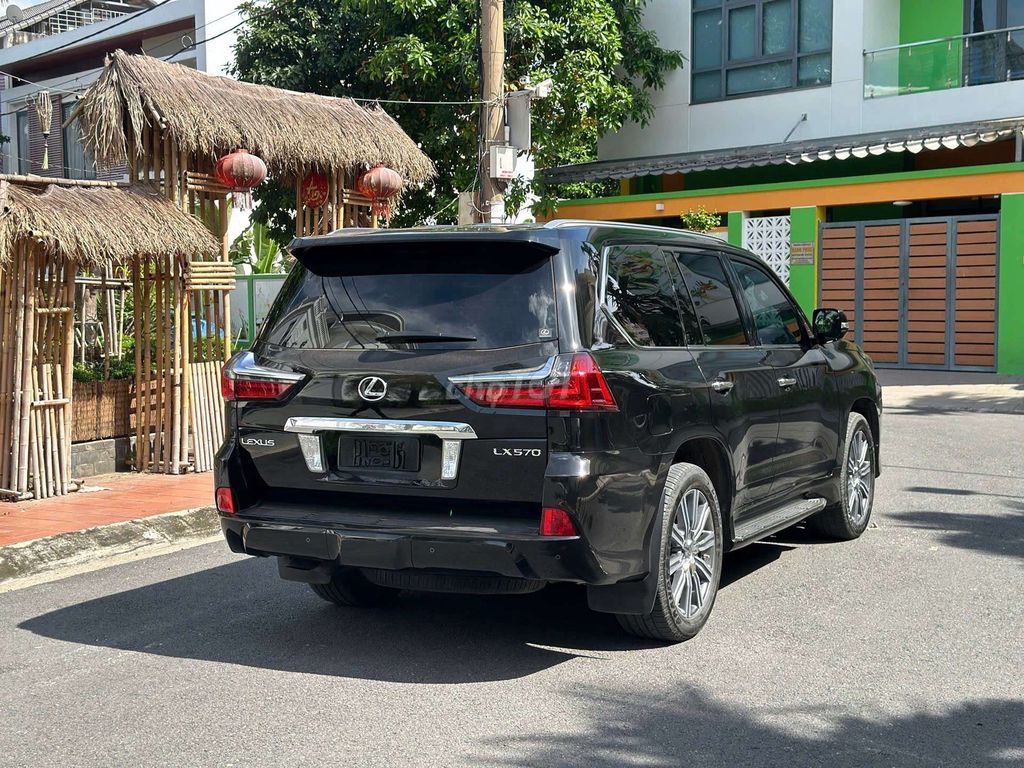 Lexus LX570 2016 lướt nhẹ 53.000km cực đẹp. Mua bán Ô tô tại Quận 7 Tp Hồ Chí Minh được đăng bởi Hoàn Lee Xe Lướt hình 5