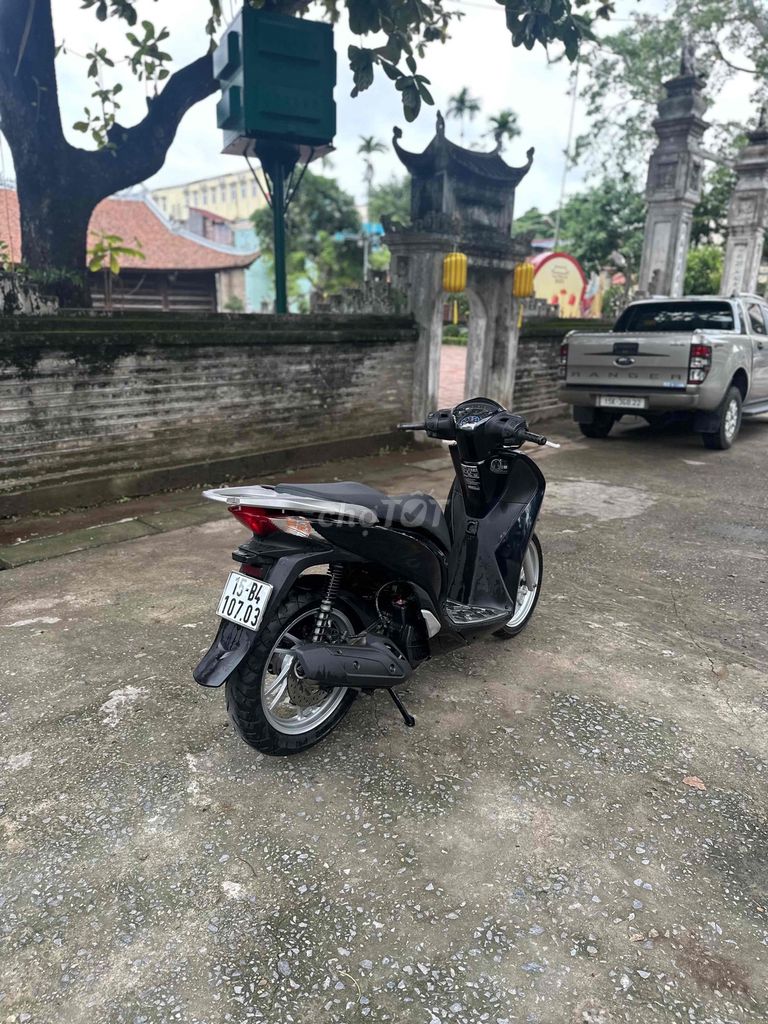SH 2016 máy 150cc khoá khiển smk đen bóng máy zin. Mua bán Xe máy tại Quận Lê Chân Hải Phòng được đăng bởi Nguyễn Thế Hiếu hình 5