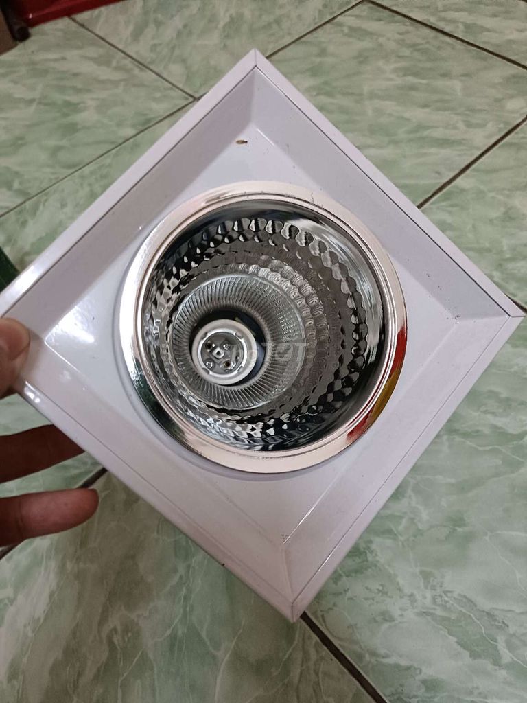 vỏ lon đèn nổi vuông E27 cho shop/ban công. Mua bán Đèn tại Quận Tân Bình Tp Hồ Chí Minh được đăng bởi Tân Nhựt hình 1