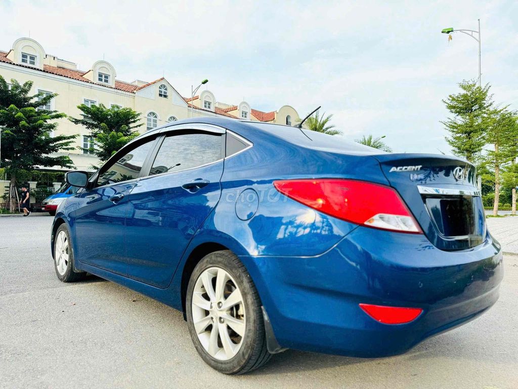 Hyundai Accent Blue nhập khẩu