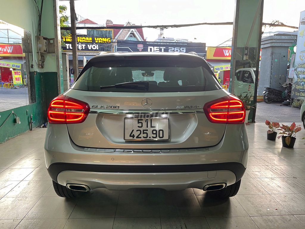 GLA 200 xe đẹp lăn bánh 2015. Mua bán Ô tô tại Quận Tân Bình Tp Hồ Chí Minh được đăng bởi Hoàng Hải hình 4