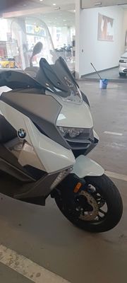 BMW C 400 GT Trắng 350cc. Mua bán Xe máy tại Quận Thanh Khê Đà Nẵng được đăng bởi Anh Quy