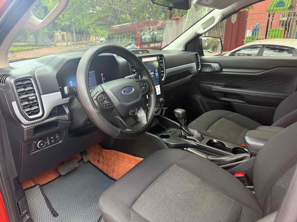 Ford Ranger 2024 XLS 2.0L 4x2 AT - 15000 km. Mua bán Ô tô tại Quận 3 Tp Hồ Chí Minh được đăng bởi Ngọc triều hình 10
