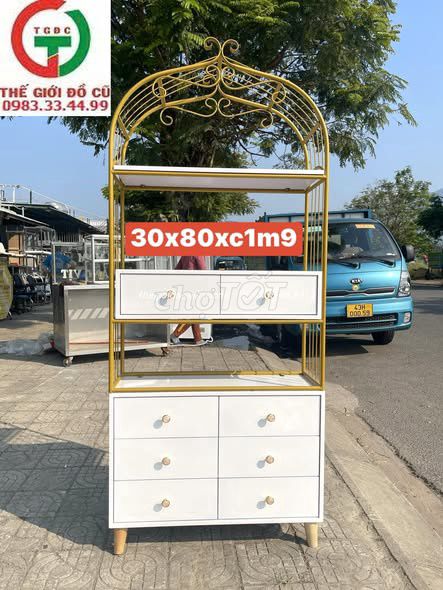 Kệ trang trí Kim loại gỗ Vàng trắng. Mua bán Tủ, kệ gia đình tại Quận Sơn Trà Đà Nẵng được đăng bởi THANH LÝ MUA BÁN ĐỒ CŨ MỚI hình 1
