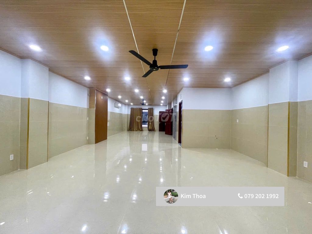 Văn phòng 80m2, sàn trống, không gian thoáng ở Vạn Phúc. Giá rẻ 11 tr