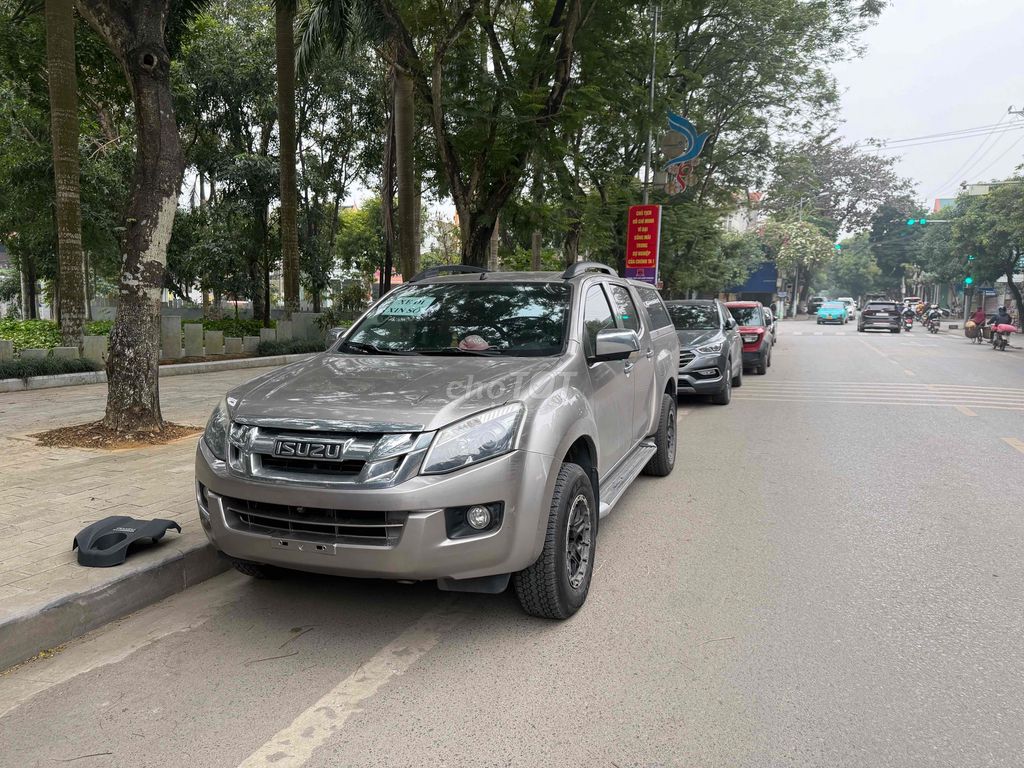 Isuzu Dmax 2015 số at máy 2.5 máy số zin chất cho. Mua bán Ô tô tại Quận Ba Đình Hà Nội được đăng bởi lê phi hình 2