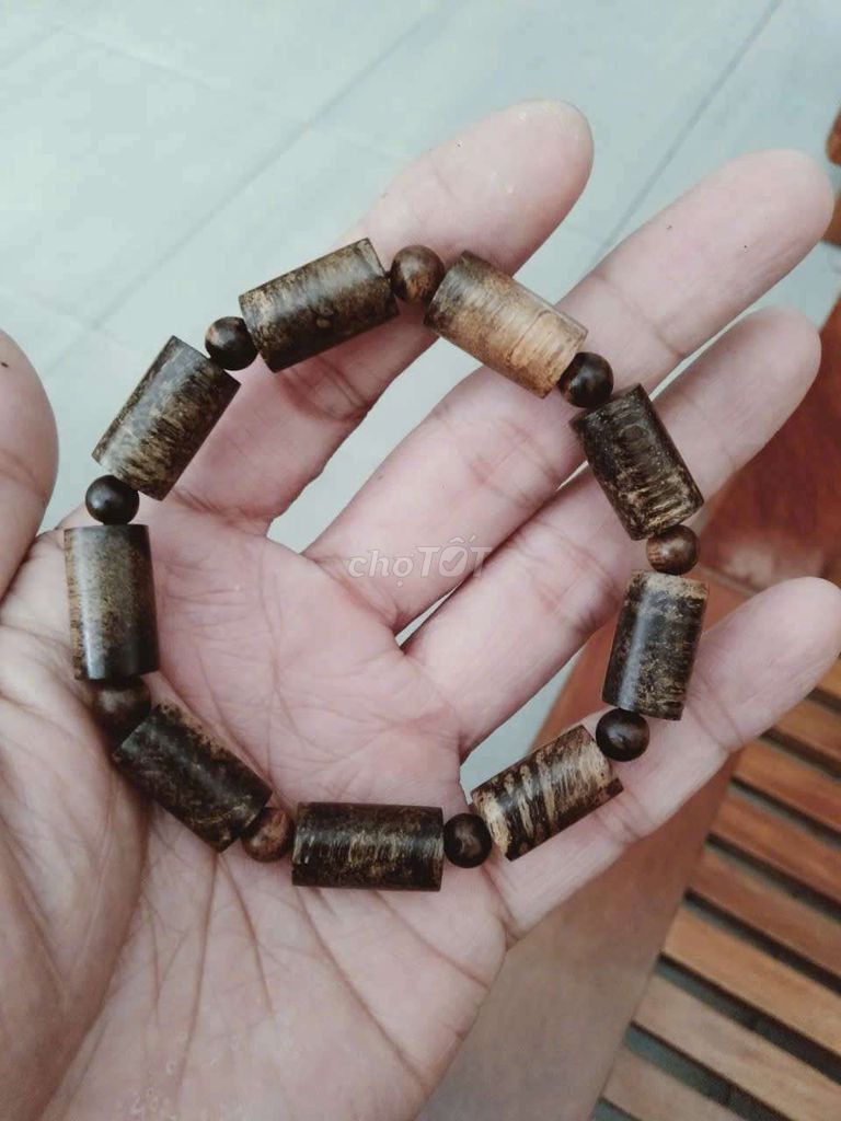 Vòng tay Trầm hương 10 li Nâu. Mua bán Phụ kiện thời trang khác tại Quận Liên Chiểu Đà Nẵng được đăng bởi anh nam hình 1