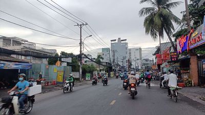 Аренда · 2 комн. · 84 м² · Quận Bình Thạnh, ул. Đường Nguyễn Văn Đậu