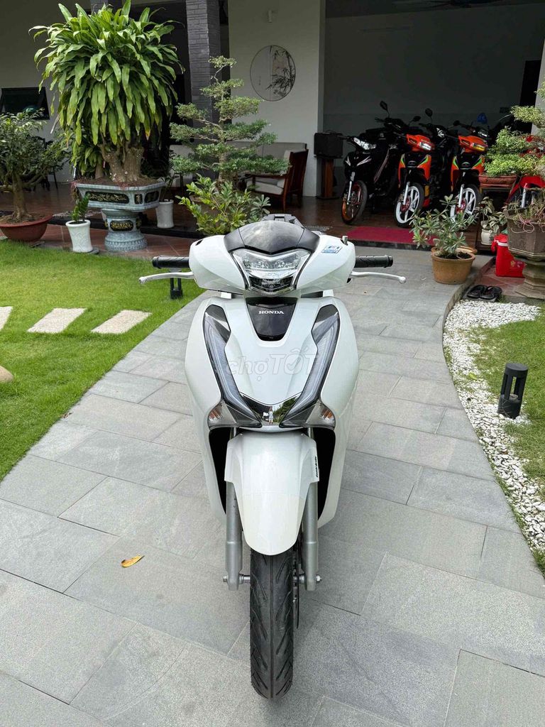 Honda SH150 CBS 2018 Trắng 4000 km. Mua bán Xe máy tại undefined undefined được đăng bởi Cửa Hàng Xe Máy Quang Sang hình 19