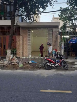 Chính chủ cho thuê nhà mặt 621 Núi Thành, Đà Nẵng. Mặt tiền KD sầm uất. Cho thuê văn phòng, mặt bằng kinh doanh tại Quận Hải Châu Đà Nẵng được đăng bởi Bảo 5/1 Gia