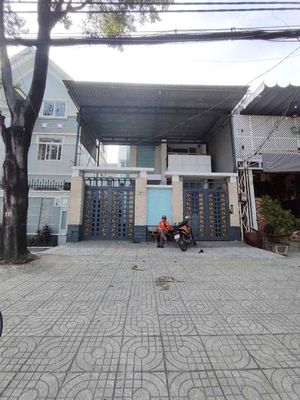 Аренда · 4 комн. · 200 м² · Quận Bình Tân, ул. Đường Vành Đai Trong