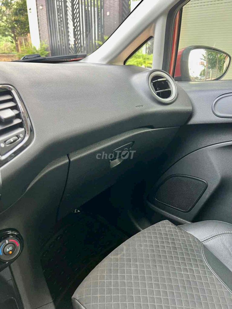 Ford Fiesta 2014 1.0 AT Sport cần bán or giao lưu. Mua bán Ô tô tại Thành phố Buôn Ma Thuột Đắk Lắk được đăng bởi Hải Quân hình 14