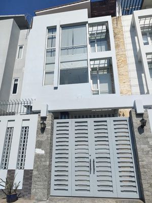 Townhouse 140 m² · 4 bed · Đường Chu Văn An