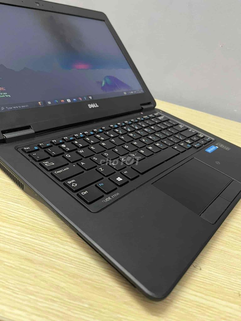 Bán Gấp Dell i7, ram 8gb ssd 256, màn hình 14inch