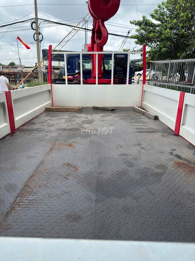 Xe Tải Hyundai Gắn Cẩu Tải 2.4 Tấn Vào Thành Phố. Mua bán Xe tải, xe ben tại Thành phố Thuận An Bình Dương được đăng bởi Ngọc Minh hình 4