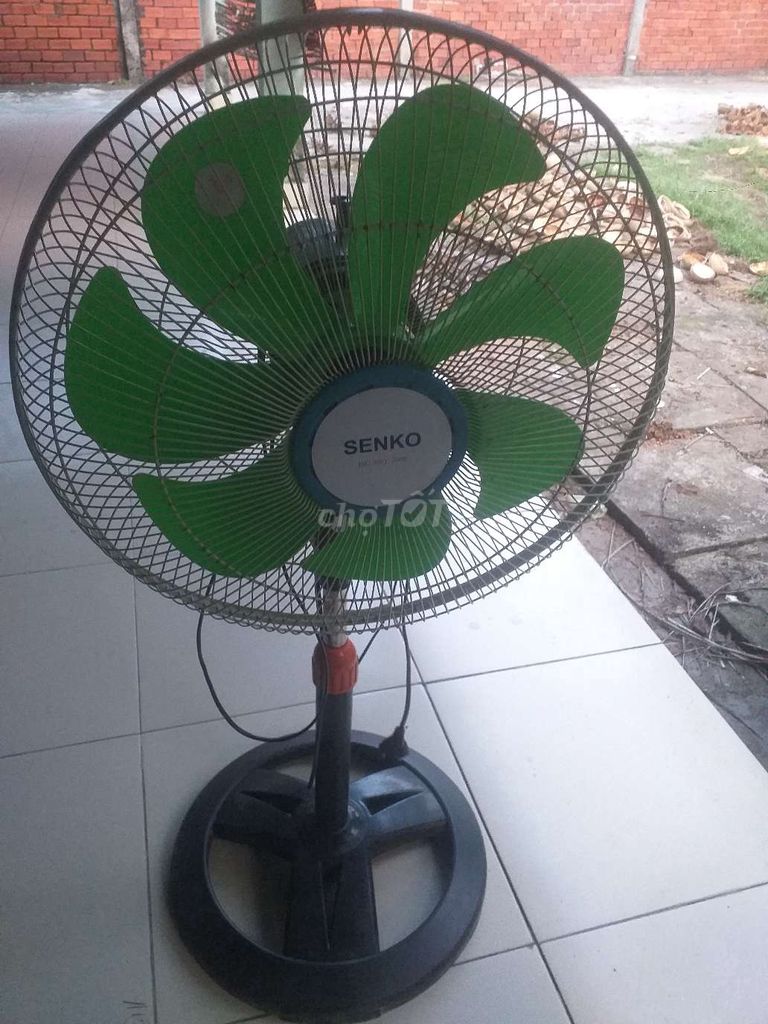 Quạt đứng Senko Đen, Xanh lá Mới. Mua bán Quạt tại Thành phố Bến Tre Bến Tre được đăng bởi Công Hậu hình 1