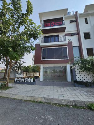 Bán Biệt Thự Khuân viên gần 300m2: 3 mặt tiền lại view hồ. Mua bán nhà ở tại Thành phố Vĩnh Yên Vĩnh Phúc được đăng bởi Mr Lee