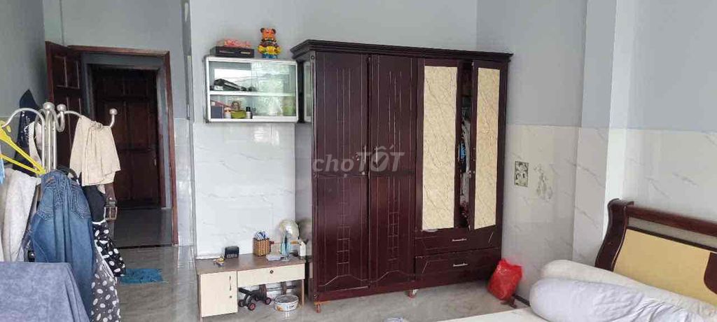 Đi nước định cư nước ngoài cần bán gấp nhà mặt tiền 1 trệt 2 lâu nhà