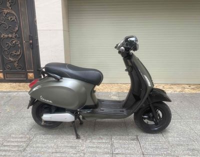 Xe máy điện Vespa màu Xám nhám