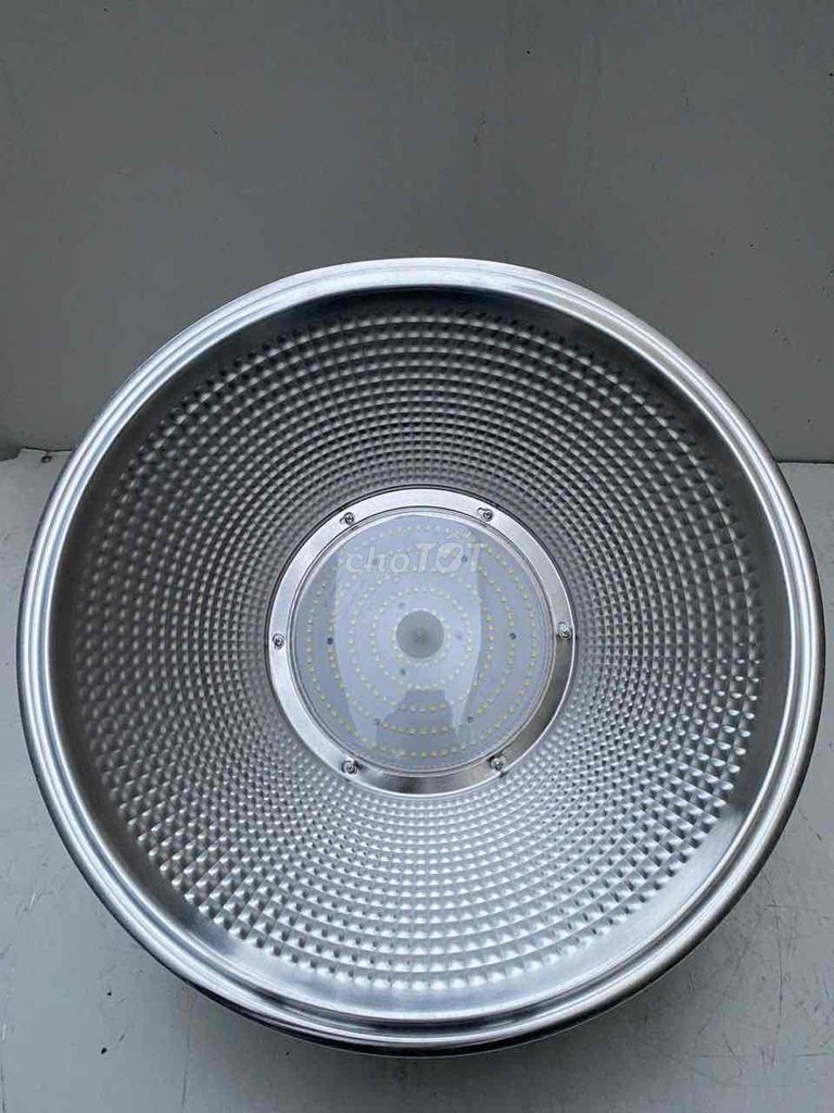 Đèn LED nhà xưởng Kim loại Bạc tiết kiệm điện. Mua bán Đèn tại Quận 8 Tp Hồ Chí Minh được đăng bởi Thành Đạt hình 1