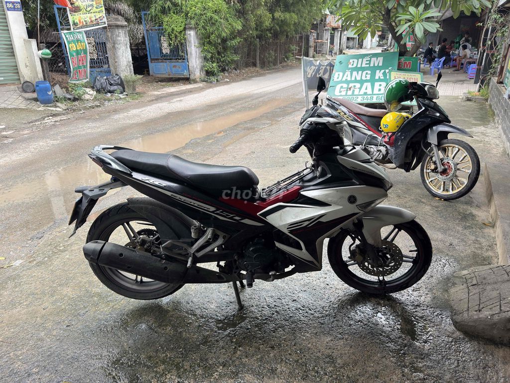 Yamaha Exciter 150, белая, красная, черная