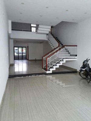 Nhà nguyên căn 3 tầng Nguyễn Phước Lan vừa ở vừa kinh doanh, VP cty. Cho thuê nhà ở tại Quận Cẩm Lệ Đà Nẵng được đăng bởi Minh Thắng