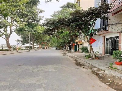Nhà Tây Trà, hiếm, mới kính kong, 33m2 5 tầng, 15m ra ô tô, giá 6.2 tỷ. Mua bán nhà ở tại Quận Hoàng Mai Hà Nội được đăng bởi Nguyễn Văn Mạnh